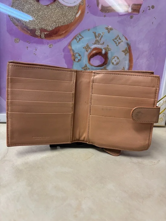 Borrega Veneta Bifold Wallet - Picture 2 of 10